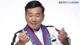 對於演戲相當有興趣的郭主義透露想演古裝戲，「演太監也可以」。（圖／大稻埕娛樂提供）