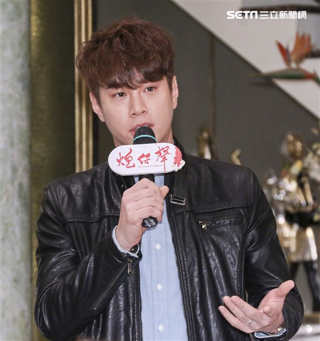 炮仔聲首播開紅盤，吳東諺出席祝賀。（記者林士傑/攝影）