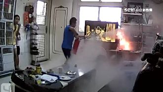 筆電爆炸起火！國一哥冷靜滅火救全家