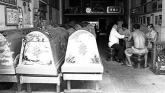 長輩變「蔭屍」！法師開棺揭驚人真相