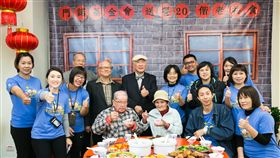 花蓮門諾基金會愛心便當　邀長者分享經驗花蓮門諾金會20年來已送出254萬個愛心便當，堆積起來有250棟的101大樓，27日的活動邀請阿公和阿嬤分享愛心便當故事。（門諾基金會提供）中央社記者盧太城花蓮傳真　107年12月27日