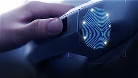 2019年Santa Fe會率先使用指紋解鎖功能。（圖／翻攝網站）