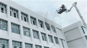 台北,濱江街,LEXUS,火警。翻攝畫面