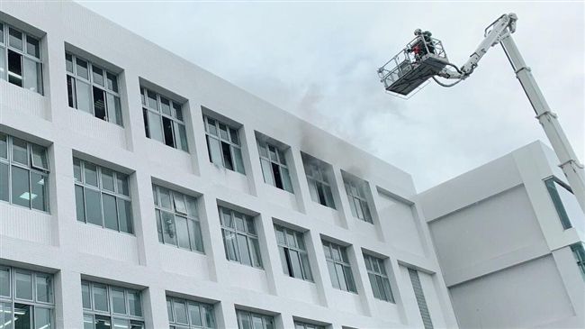 快訊／濱江街知名車商服務廠火警