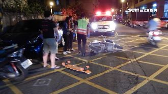 把馬路當做滑板場　女大生擊落女騎士