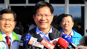 即將卸任  林佳龍：以台中為家善盡市民角色即將卸任的台中市長林佳龍（中）21日上午視察港區運動公園試營運，有媒體問到，卸任後有什麼規劃，林佳龍說，卸任後的心情是很輕鬆的，承擔的責任告一段落，他會善盡一個市民的角色，跟大家一起在這裡生活。中央社記者趙麗妍攝  107年12月21日