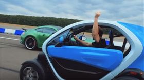 Mercedes-AMG GT R VS Renault Twizy(圖/翻攝網路)