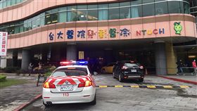 花蓮早產兒轉送台大　國道警協助開道一名早產兒因身體狀況不好，27日搭救護車從花蓮急送台大醫院，國道警方獲訊後聯繫上救護車駕駛，會合後一路協助開道至台大兒童醫院，讓家屬感激不已。（警方提供）中央社記者王鴻國傳真　107年12月27日