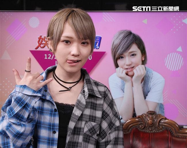 日本AV女優椎名空娛樂星聞直播。（記者邱榮吉/攝影）