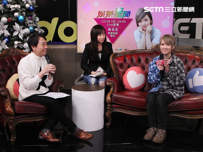 日本AV女優椎名空娛樂星聞直播。（記者邱榮吉/攝影）