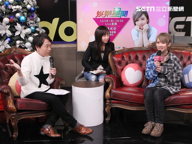 日本AV女優椎名空娛樂星聞直播。（記者邱榮吉/攝影）