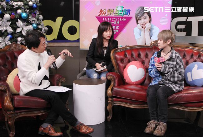 日本AV女優椎名空娛樂星聞直播。（記者邱榮吉/攝影）