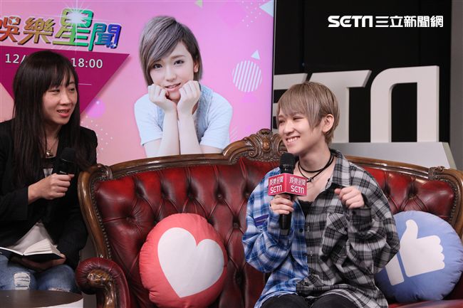 日本AV女優椎名空娛樂星聞直播。（記者邱榮吉/攝影）