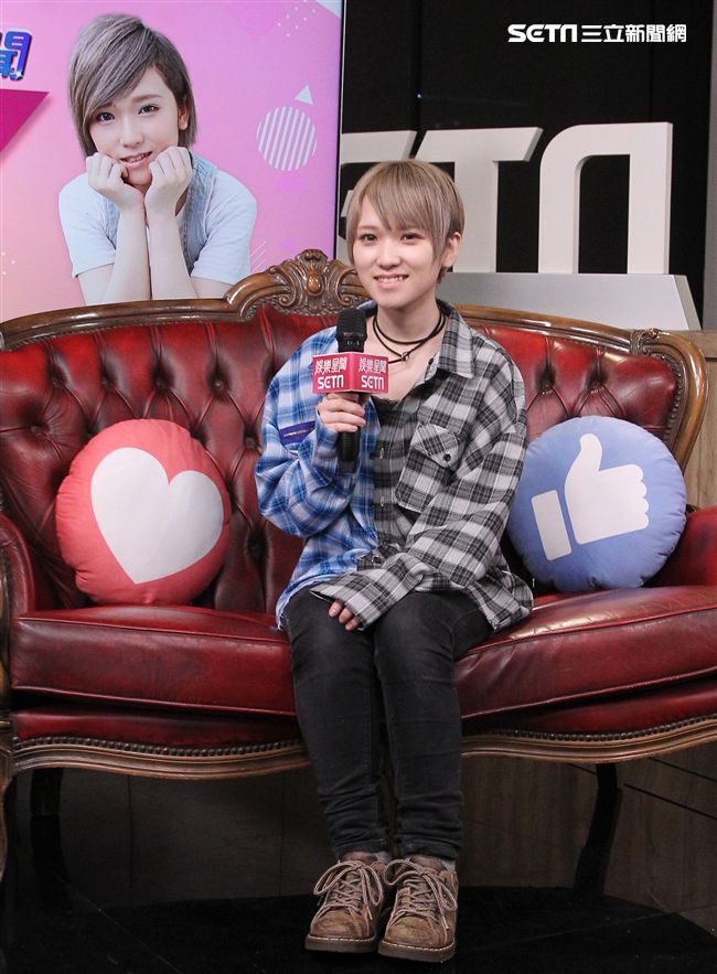 日本AV女優椎名空娛樂星聞直播。（記者邱榮吉/攝影）