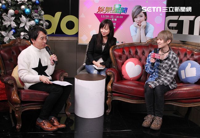 日本AV女優椎名空娛樂星聞直播。（記者邱榮吉/攝影）