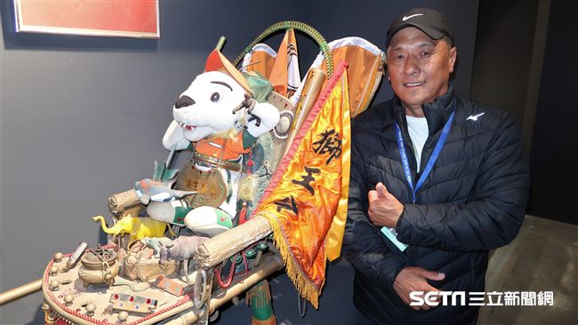 中職／獅王神轎扛進場　標哥說盡歷史