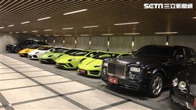 超跑停在豪宅停車場。（圖／記者蔡佩蓉攝影）