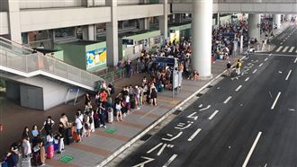 與母赴日旅遊　中國男關西機場墜樓身亡