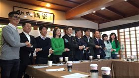 ▲卓榮泰與青壯世代針對民進黨的未來進行對談。（圖／記者林仕祥攝）