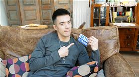 JR接受三立新聞網獨家專訪。（圖／記者蕭翰弦攝影）