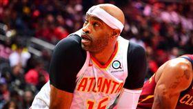 ▲老將卡特（Vince Carter）攻下本季新高21分，帶領老鷹擊敗騎士。（圖／翻攝自推特）