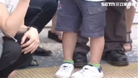 媽驚兒穿四角內褲上學，老公竟辯差不多。