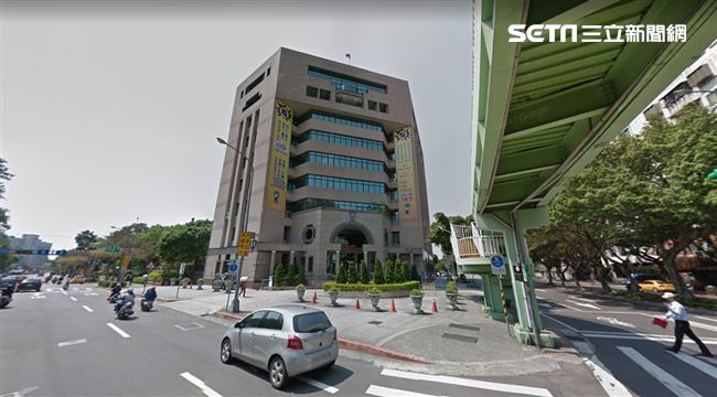 波麗士變偷窺狼　分局長、女警看光光