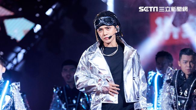 NO JOKE！小豬跨年炸翻湖南