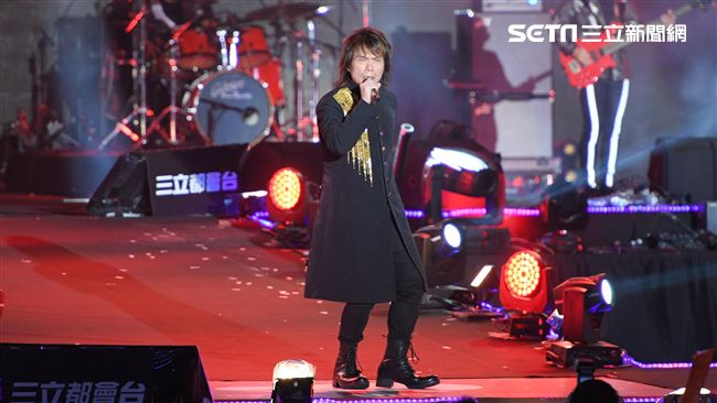 伍佰降臨台中！一開口熟悉聲音逼哭人