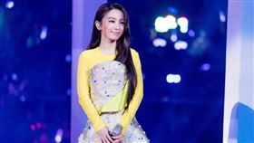 Hebe受邀出席湖南衛視跨年演出。（圖／翻攝自微博）