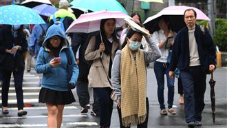 元旦北東濕冷！4縣市發布豪大雨特報
