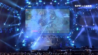 北市跨年玩爐石被罵翻　民眾：好無聊