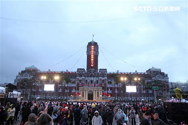 中華民國108年元旦升旗典禮。（記者邱榮吉/攝影）