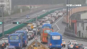 收假車潮爆！國五北上回堵塞成停車場