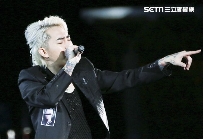 2019臺北市政府跨年晚會演唱嘉賓謝和弦。（記者林士傑/攝影）