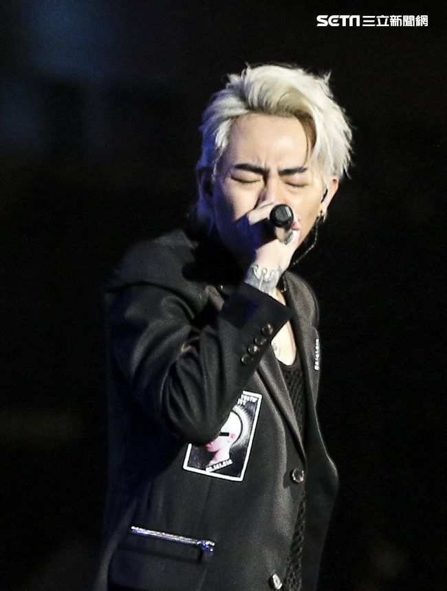 2019臺北市政府跨年晚會演唱嘉賓謝和弦。（記者林士傑/攝影）