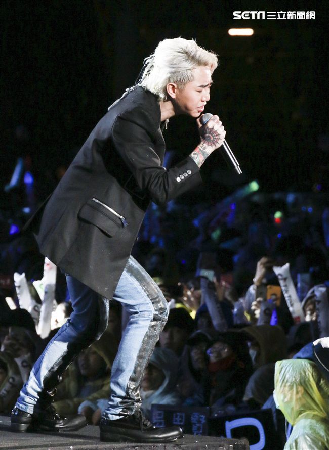 2019臺北市政府跨年晚會演唱嘉賓謝和弦。（記者林士傑/攝影）