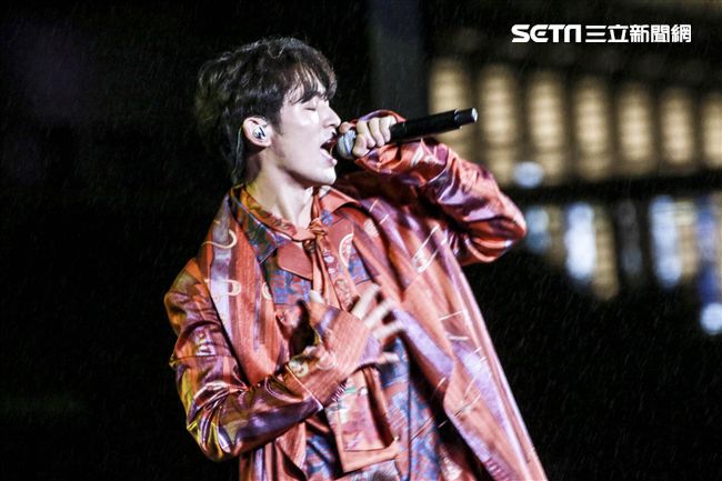 2019臺北市政府跨年晚會演唱嘉賓小樂吳思賢。（記者林士傑/攝影）