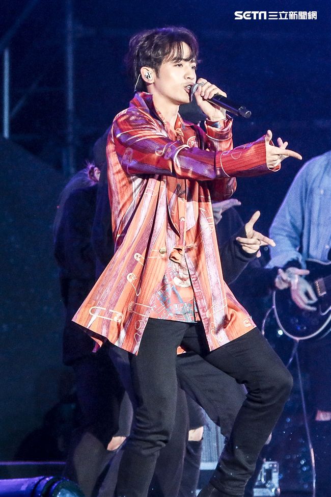 2019臺北市政府跨年晚會演唱嘉賓小樂吳思賢。（記者林士傑/攝影）