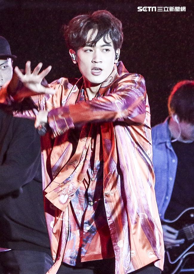 2019臺北市政府跨年晚會演唱嘉賓小樂吳思賢。（記者林士傑/攝影）