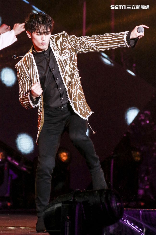 2019臺北市政府跨年晚會演唱嘉賓小樂吳思賢。（記者林士傑/攝影）