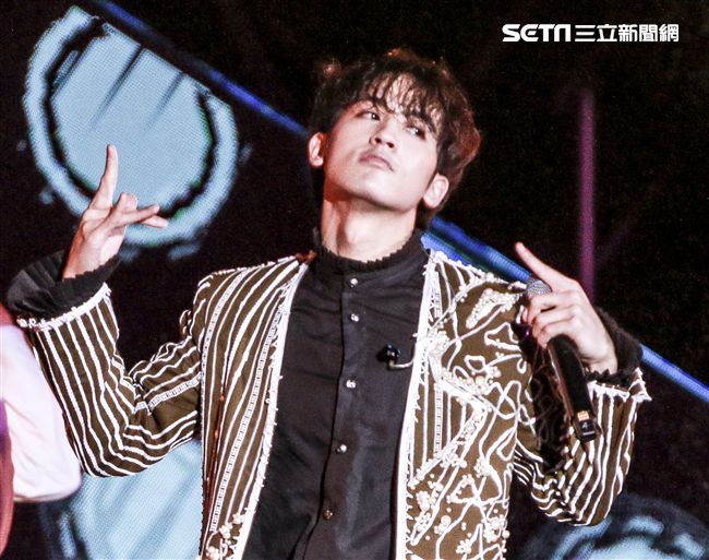 2019臺北市政府跨年晚會演唱嘉賓小樂吳思賢。（記者林士傑/攝影）