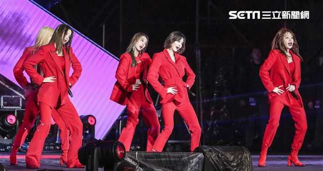 2019臺北市政府跨年晚會韓國女團EXID。（記者林士傑/攝影）