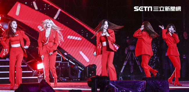 2019臺北市政府跨年晚會韓國女團EXID。（記者林士傑/攝影）
