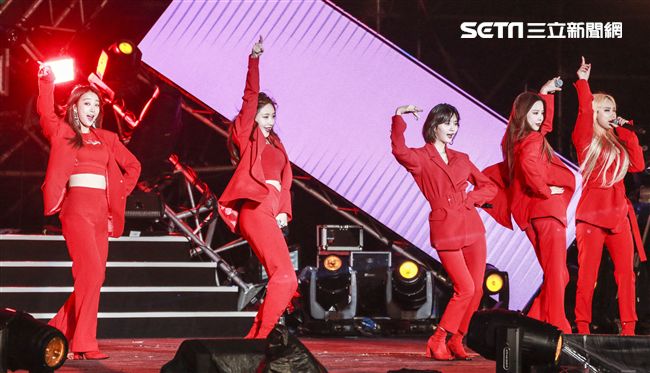 2019臺北市政府跨年晚會韓國女團EXID。（記者林士傑/攝影）