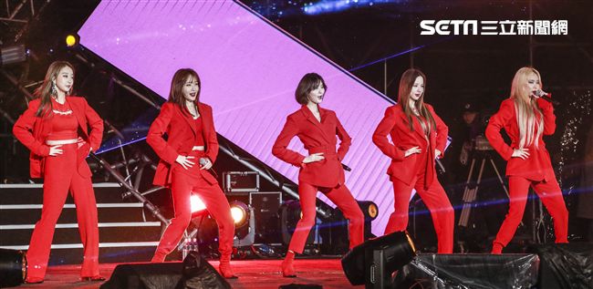 2019臺北市政府跨年晚會韓國女團EXID。（記者林士傑/攝影）