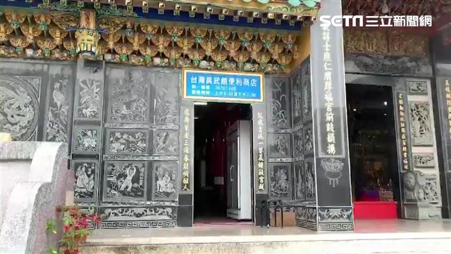 宮廟正殿開超商　神明顧店小偷不敢來
