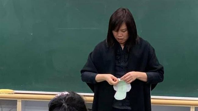 國中女初潮沾滿褲成笑柄！老師這樣教