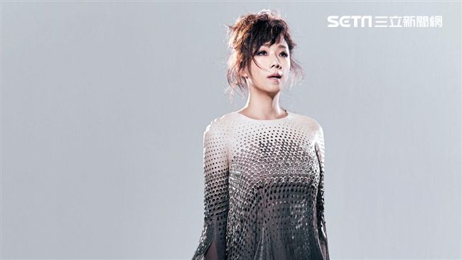 林憶蓮歸零之作！受讚：歌詞唱成電影