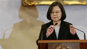 回應習近平對台原則　蔡總統強調不接受一國兩制總統蔡英文（圖）2日下午在總統府大禮堂針對中國國家主席習近平發表「告台灣同胞書」40週年紀念談話，說明政府立場，重申台灣絕不接受「一國兩制」。中央社記者郭日曉攝　108年1月2日